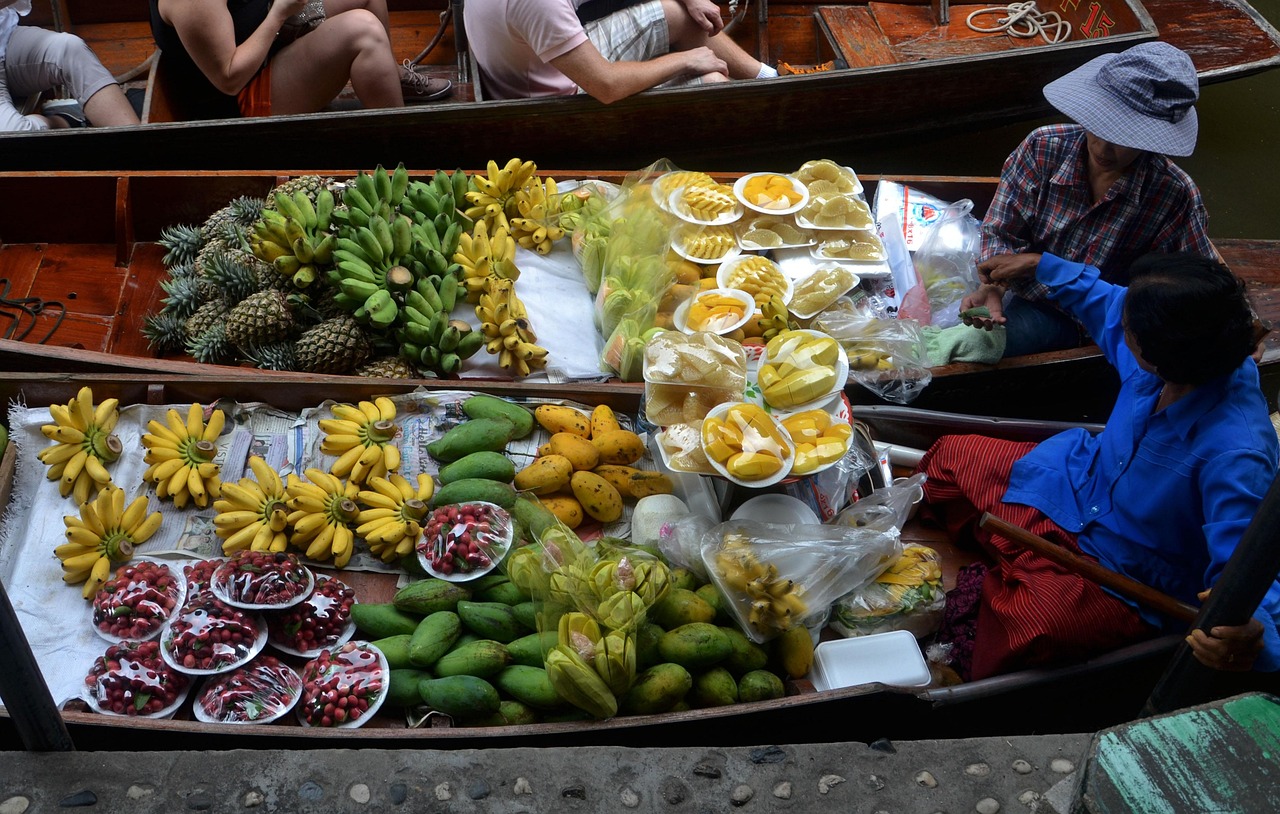 曼谷街边美食小吃推荐，探索泰国首都的味蕾之旅