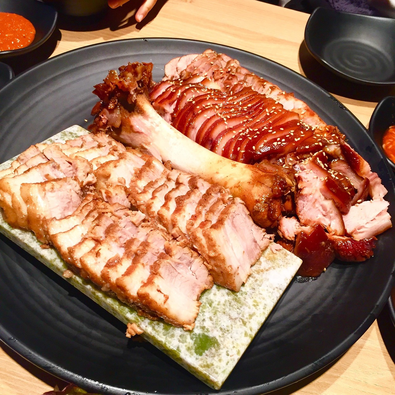 沉浸式美食体验，大口享受的极致快感