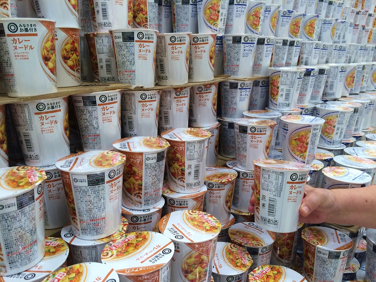 康师傅地方方便面，地域风味的速食革命