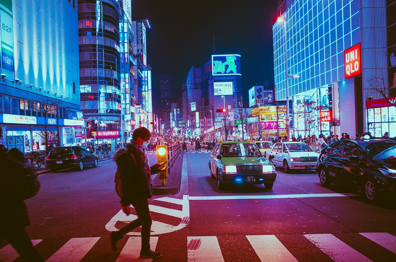 街边炒方便面，城市夜生活的味觉记忆