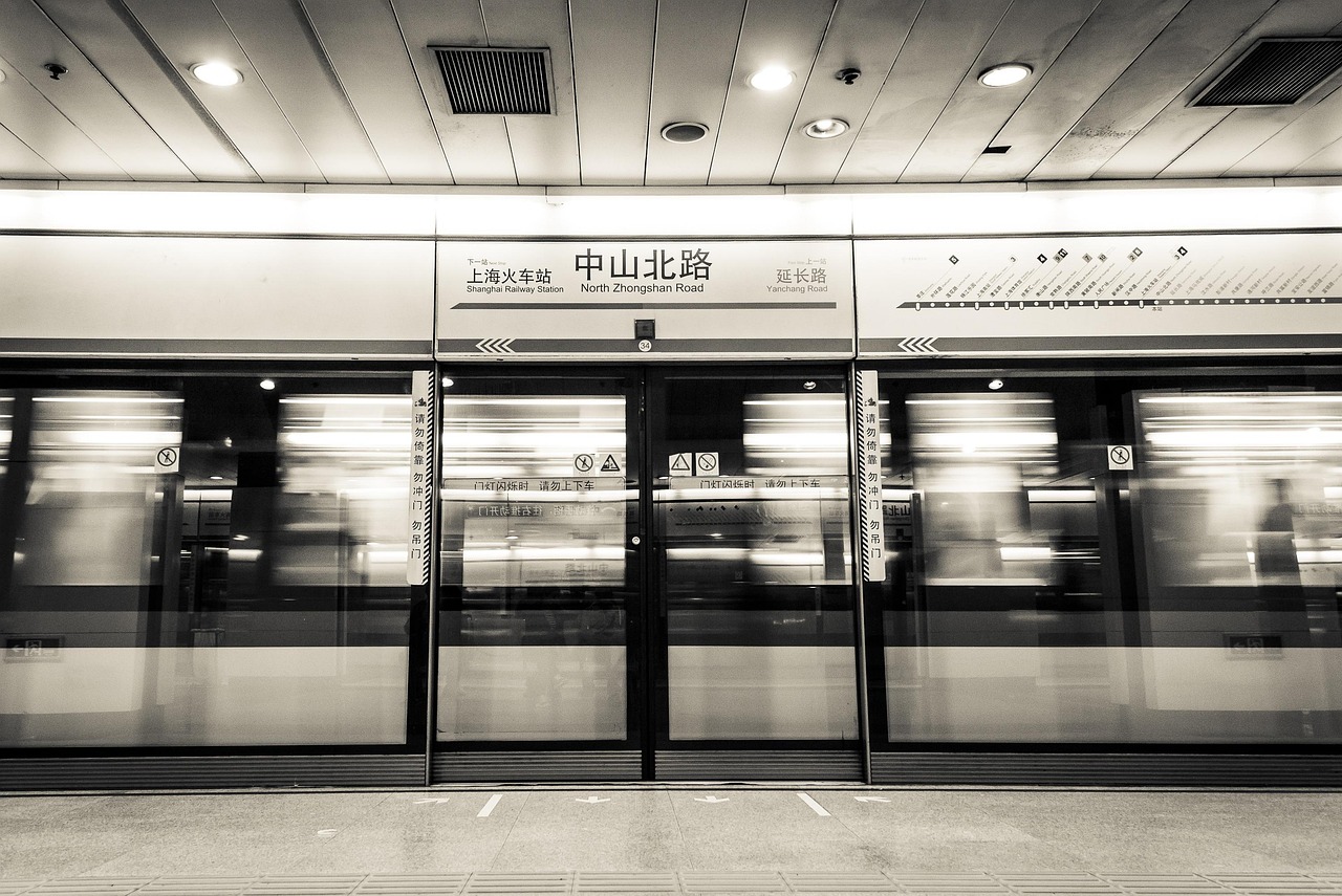 探索上海，网红店美食打卡之旅